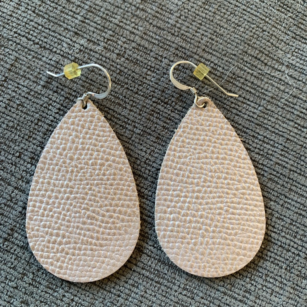 Nickel and Suede Lip Gloss Teardrop Leather Earrings
